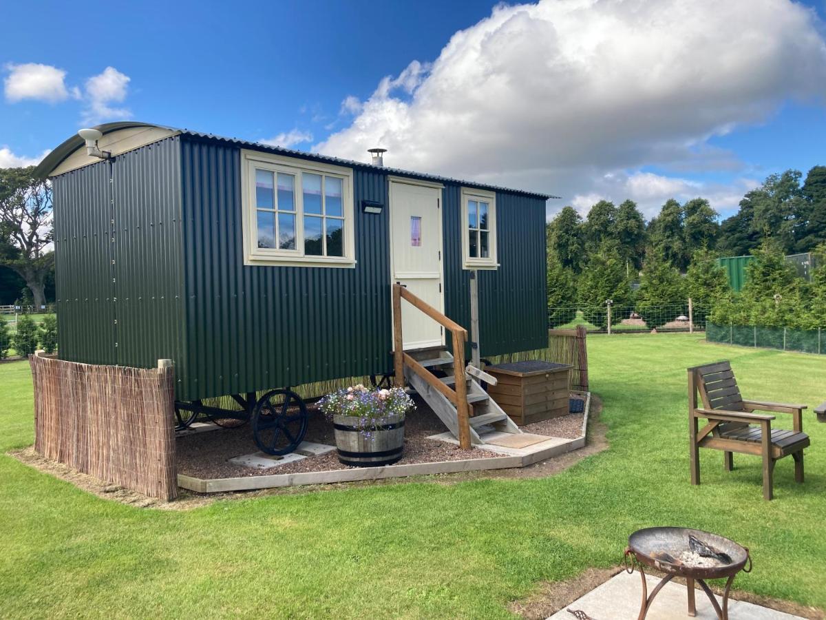 The Hawthorn Shepherds Hut Аймът Екстериор снимка