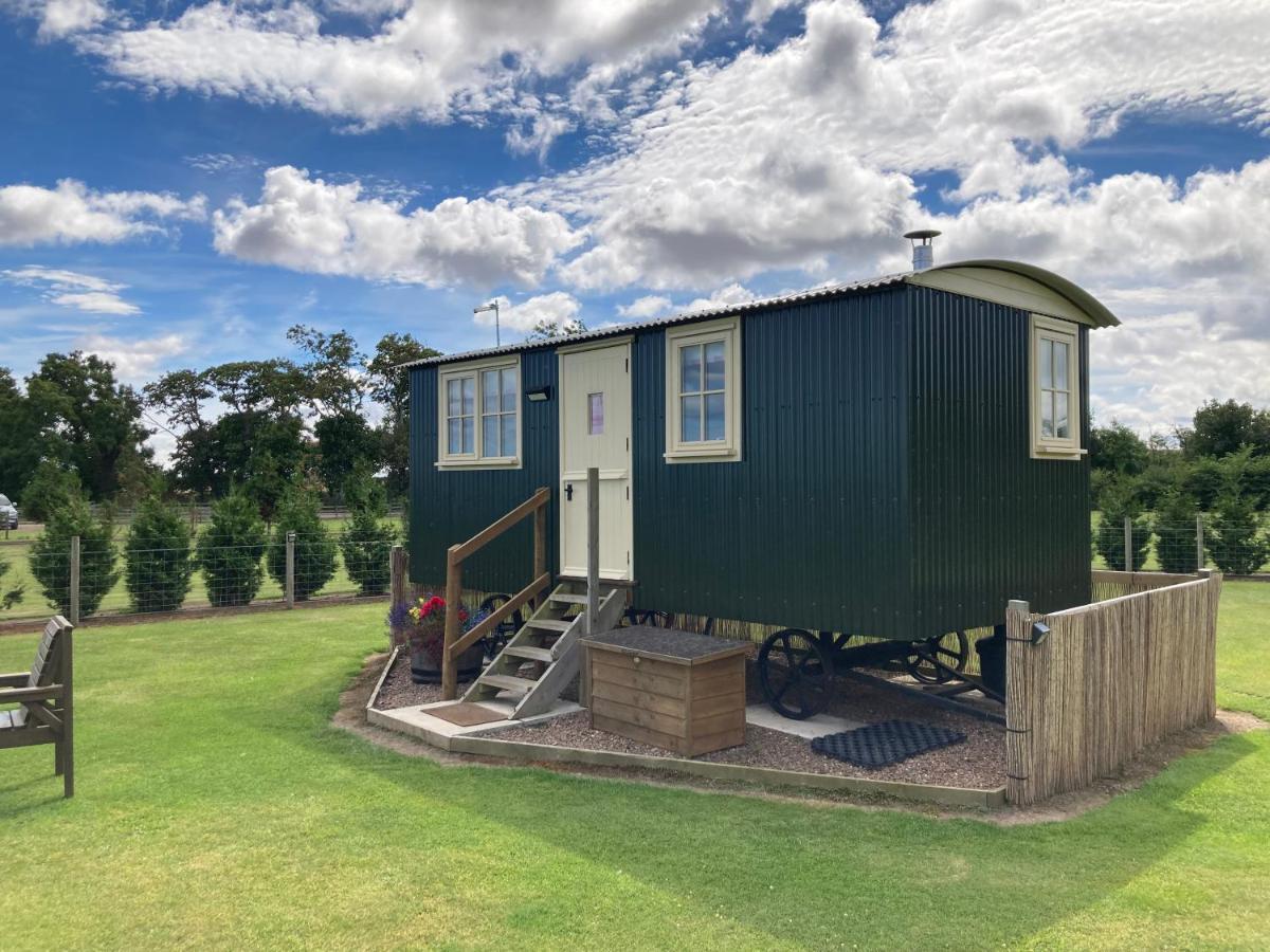 The Hawthorn Shepherds Hut Аймът Екстериор снимка