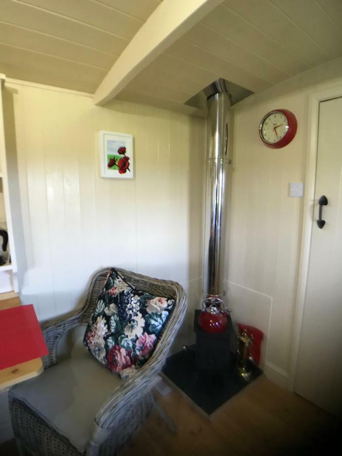The Hawthorn Shepherds Hut Аймът Екстериор снимка