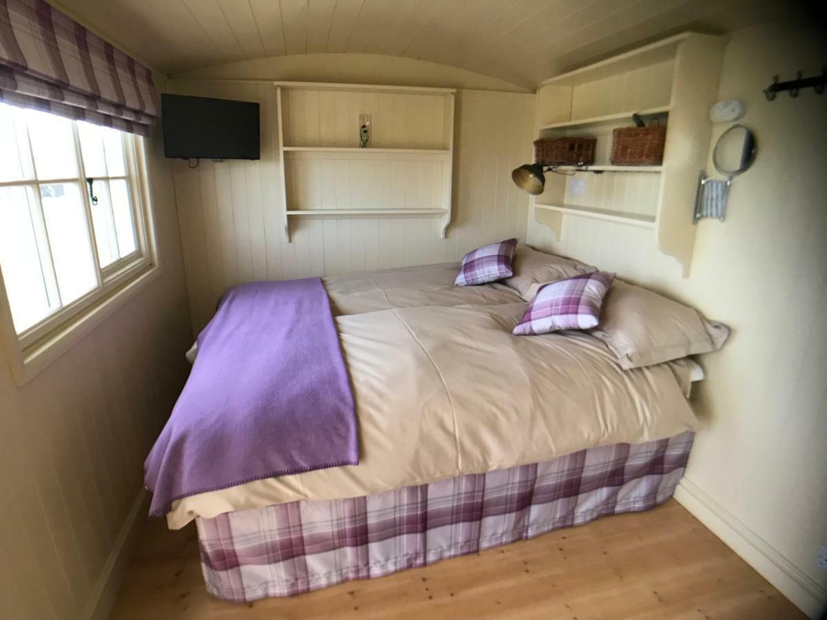 The Hawthorn Shepherds Hut Аймът Екстериор снимка