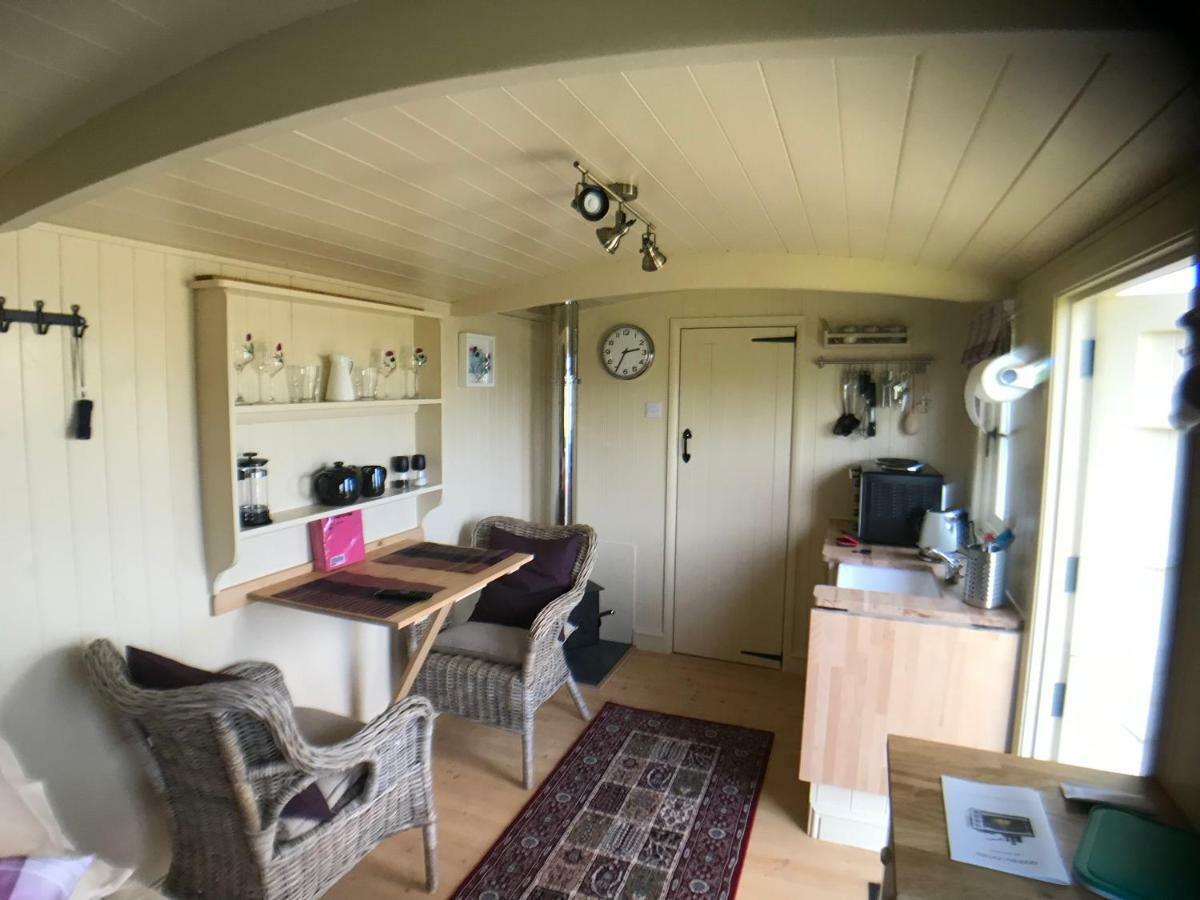 The Hawthorn Shepherds Hut Аймът Екстериор снимка