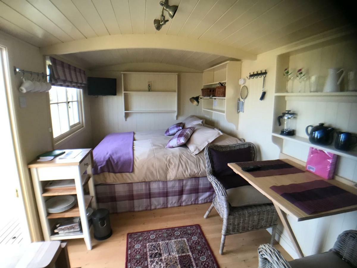 The Hawthorn Shepherds Hut Аймът Екстериор снимка